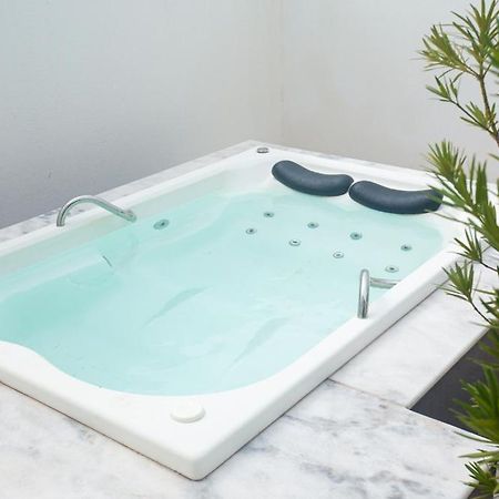 Chale Com Jacuzzi E Vista Para E Piscina Hotel Touros Exterior foto